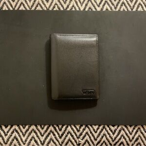 TUMI - L-Fold Leather Wallet.